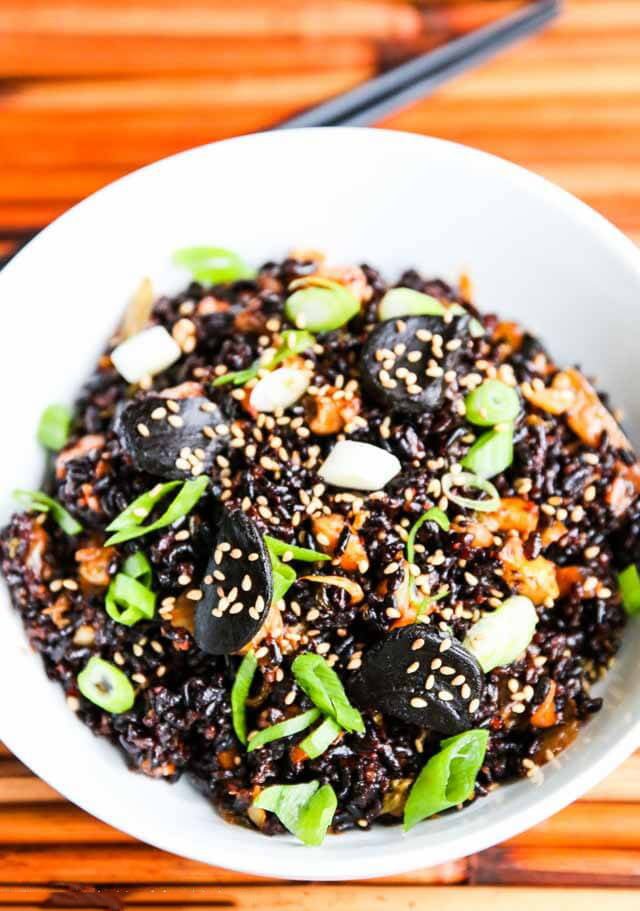 com-rang-kim-chi-toi-den-02